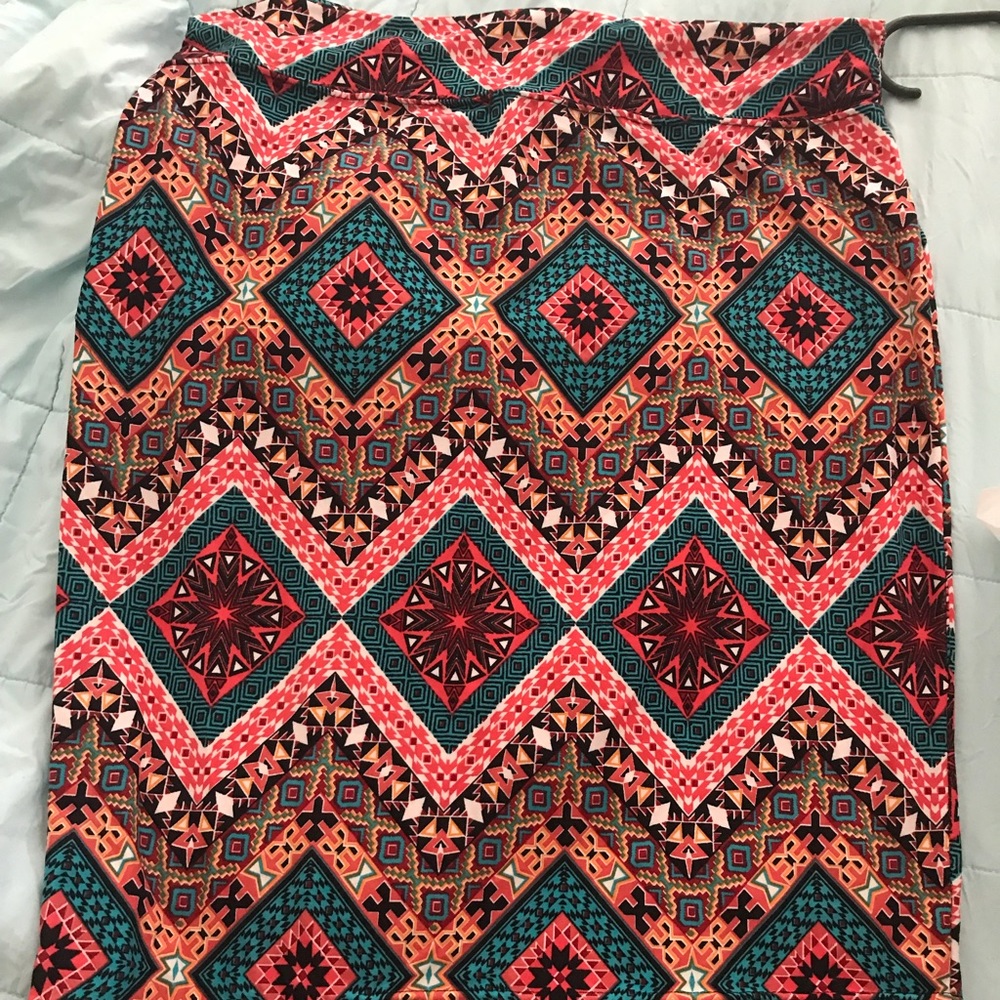 Stretchy colorful pencil skirt